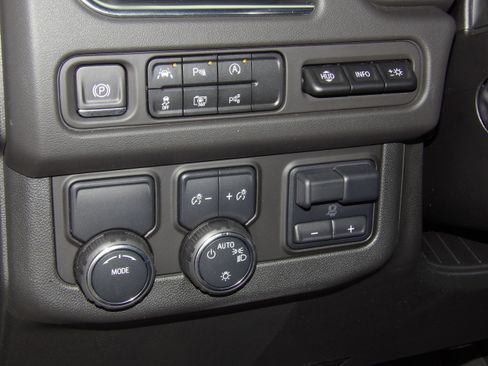 Used 2023 Chevrolet Tahoe 2WD Premier image 6