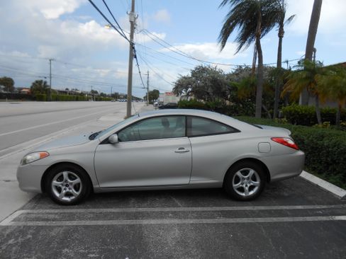 Used 2004 Toyota Solara SE image 2