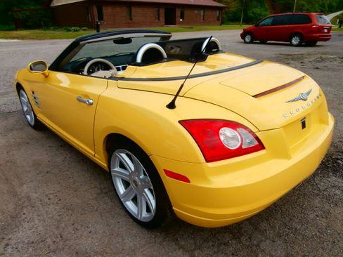 Used 2005 Chrysler Crossfire Limited image 4