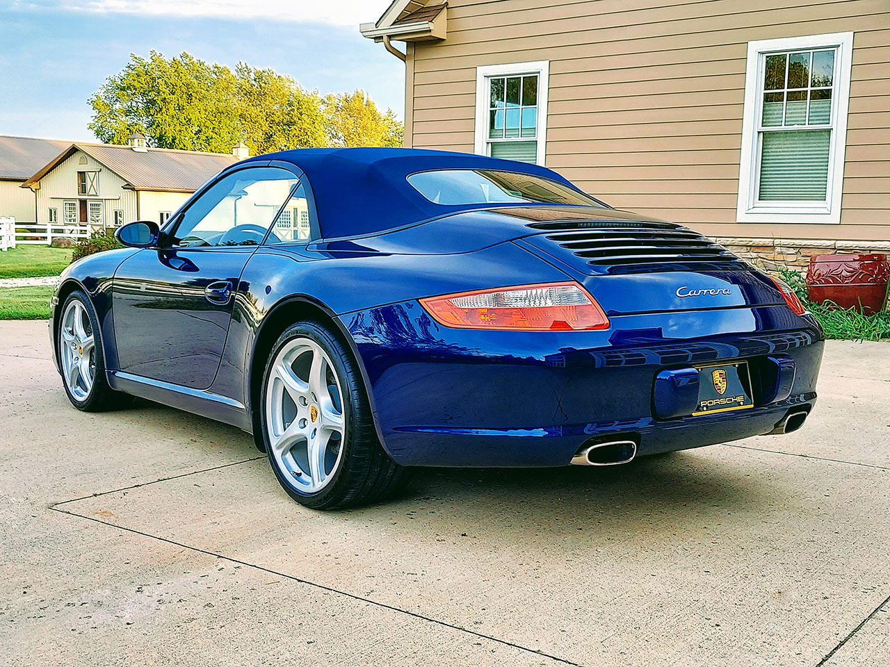 Used 2006 Porsche 911 Cabriolet RWD image 18