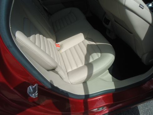 Used 2019 Ford Fusion SEL image 15