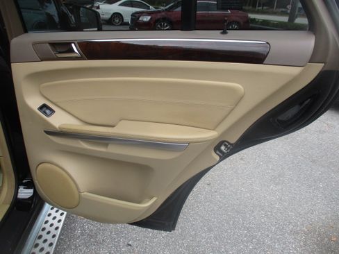 Used 2011 Mercedes-Benz ML 350 image 12