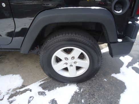 Used 2016 Jeep Wrangler Sport image 5