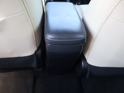 Used 2013 Lexus CT 200h image 17