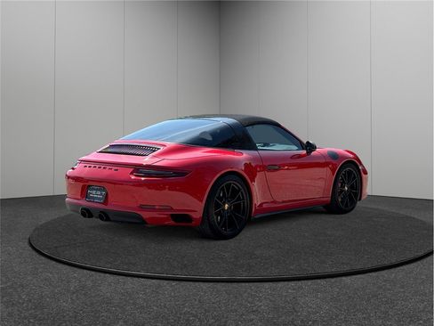 Used 2018 Porsche 911 Targa 4 GTS image 9