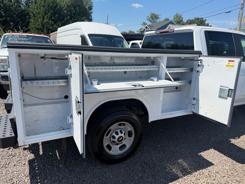 Used 2021 Chevrolet Silverado 2500 2WD Crew Cab W/T image 9
