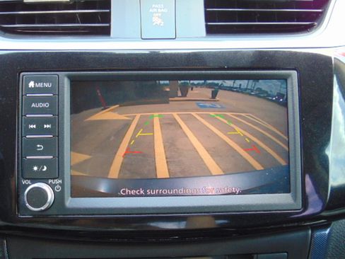 Used 2019 Nissan Sentra SR image 18