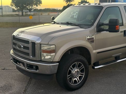 Used 2010 Ford F350 Lariat image 22