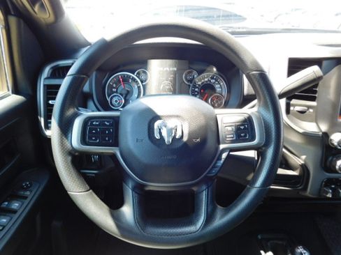 Used 2022 RAM 3500 4x4 Crew Cab Tradesman DRW image 13