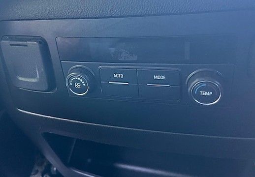 Used 2018 Chevrolet Tahoe AWD/4WD image 30