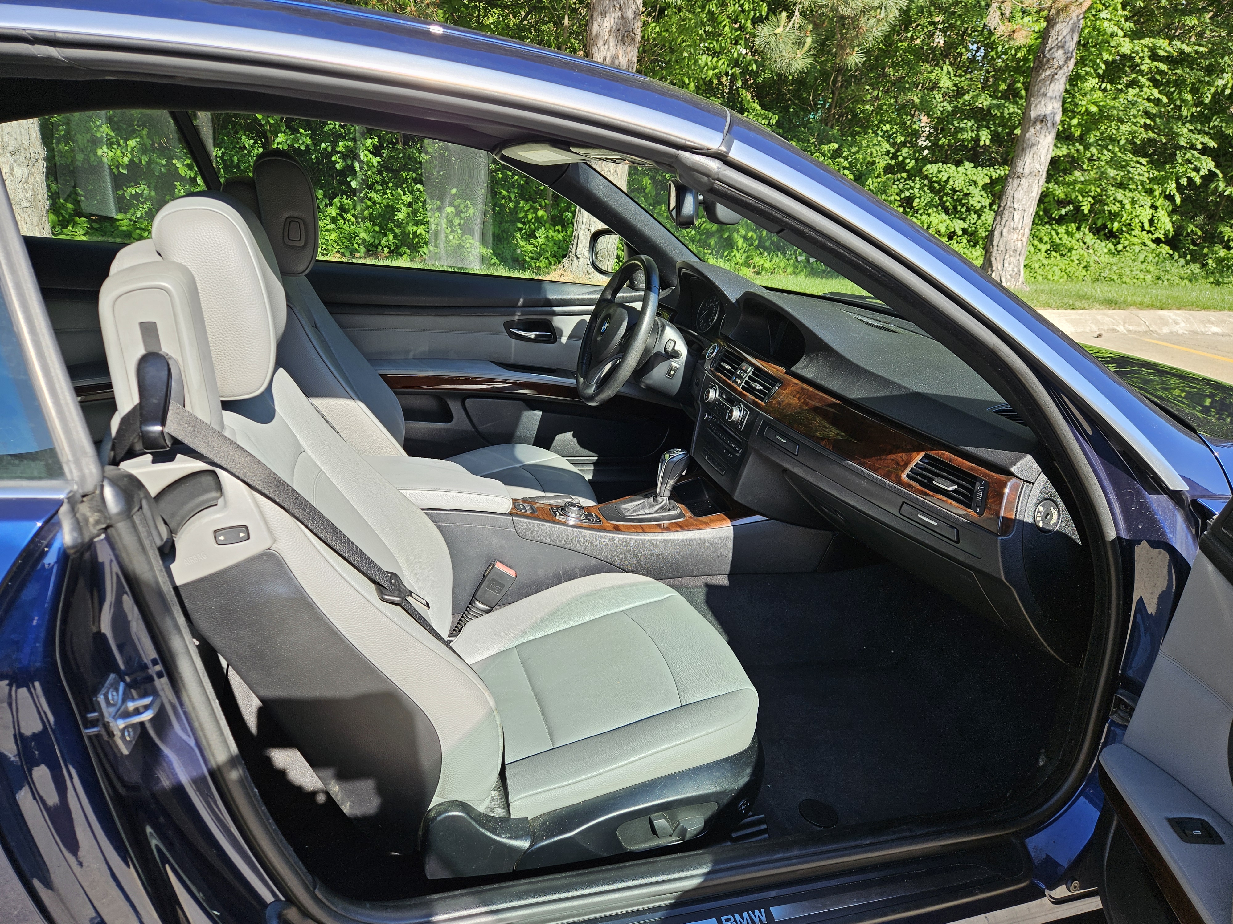 Used 2012 BMW 335i Convertible RWD image 9