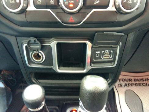 Used 2018 Jeep Wrangler Unlimited Sport image 59