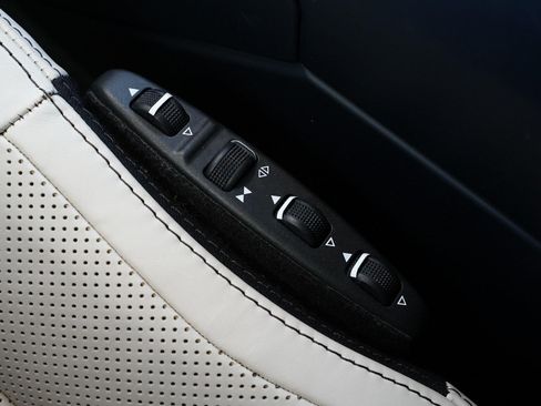 Used 2017 Mercedes-Benz G 550 image 35