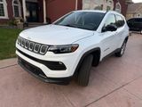 Used 2022 Jeep Compass Latitude image 3