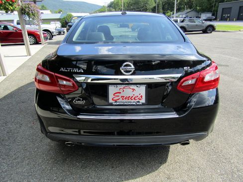 Used 2018 Nissan Altima SL FWD image 7