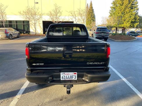 Used 2003 Chevrolet S10 Pickup LS image 6
