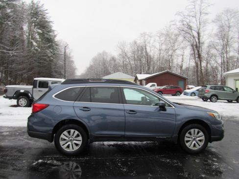 Used 2015 Subaru Outback 2.5i Premium image 14