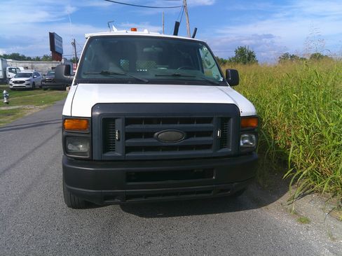 Used 2014 Ford E-150 and Econoline 150 XL image 5