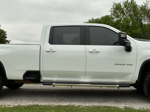 Used 2023 Chevrolet Silverado 2500 4x4 Crew Cab LT image 3