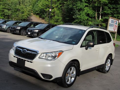 Used 2015 Subaru Forester 2.5i AWD/4WD image 1