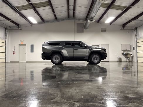 Used 2023 Cadillac Escalade Platinum Luxury image 1