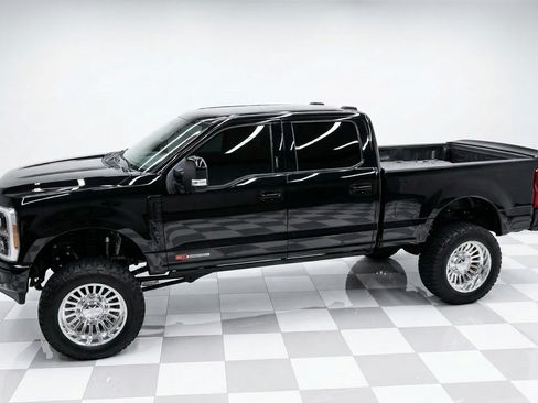 Used 2024 Ford F350 image 2