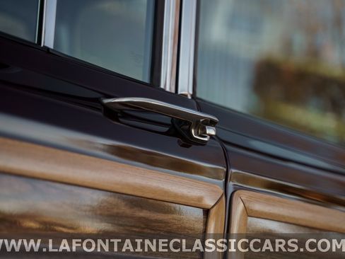 Used 1991 Jeep Grand Wagoneer image 25