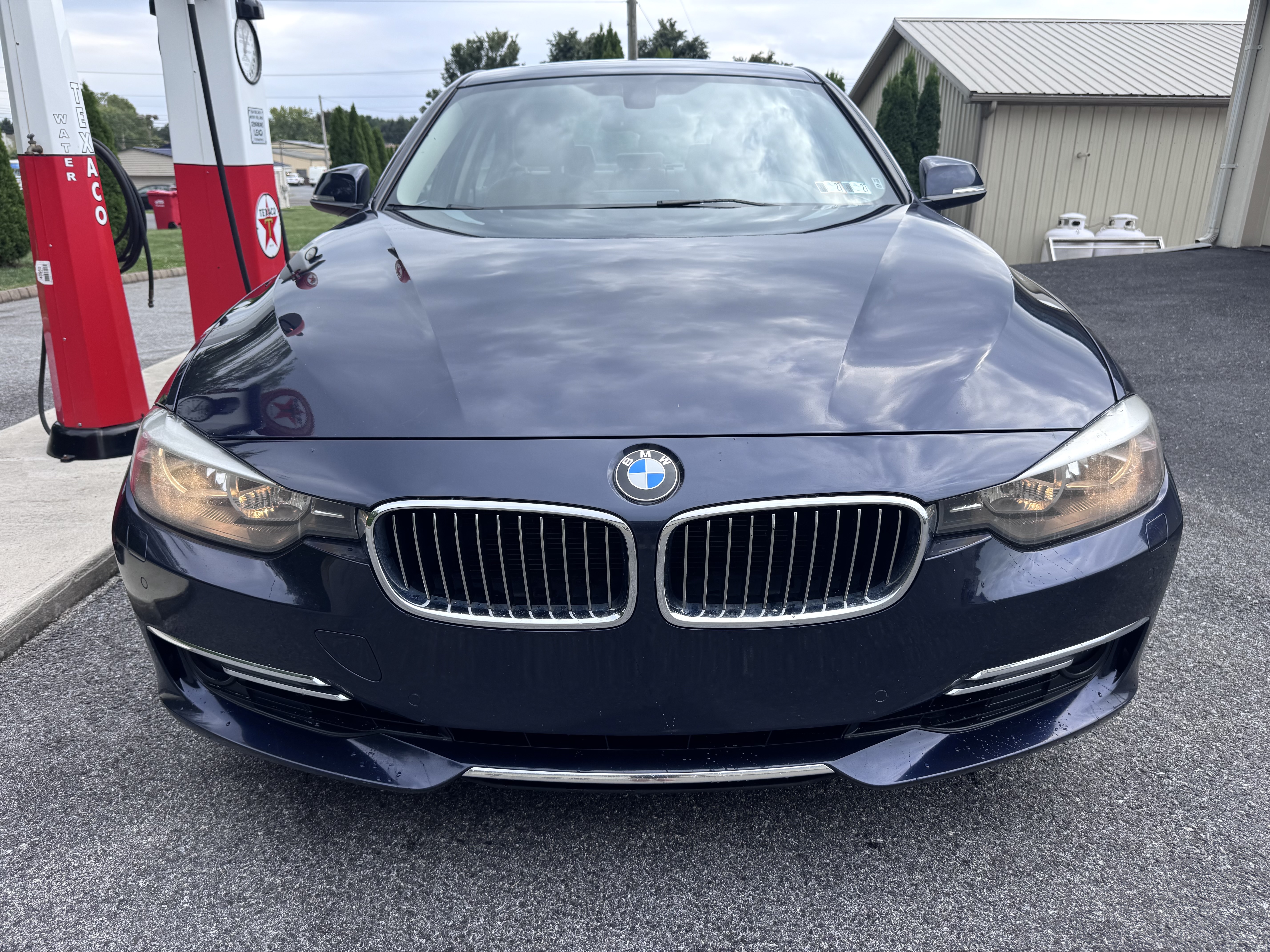 Used 2015 BMW 328i xDrive Sedan AWD/4WD image 3