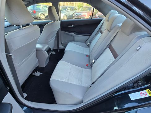 Used 2012 Toyota Camry image 10