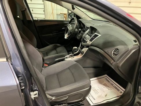 Used 2014 Chevrolet Cruze LT image 24
