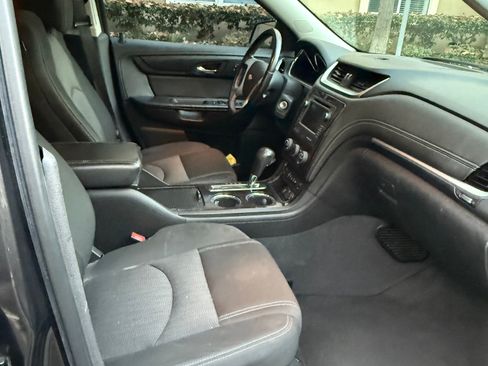 Used 2015 Chevrolet Traverse LT image 9