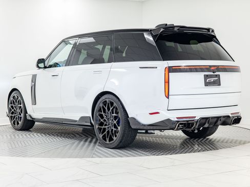 Used 2025 Land Rover Range Rover Long Wheelbase SE image 3