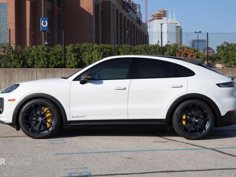 Used 2024 Porsche Cayenne Turbo GT image 9