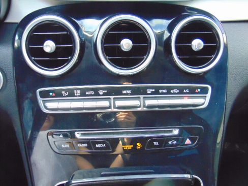 Used 2015 Mercedes-Benz C 300 image 19