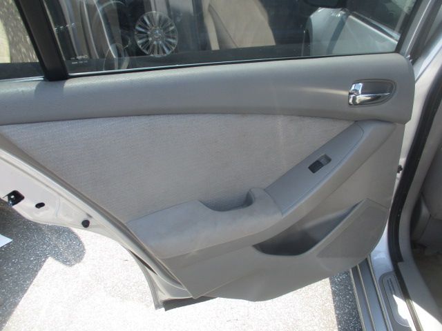 Used 2012 Nissan Altima Sedan FWD image 11