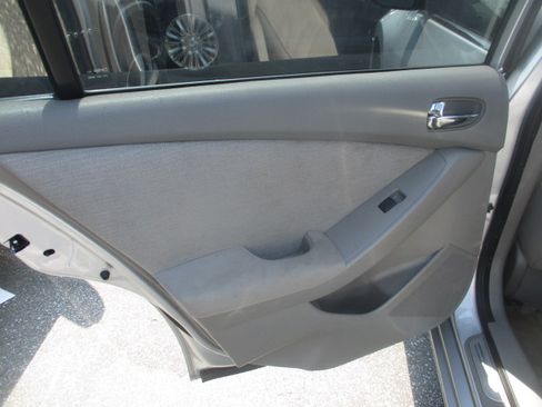 Used 2012 Nissan Altima Sedan FWD image 11