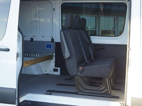 Used 2019 Mercedes-Benz Sprinter image 15