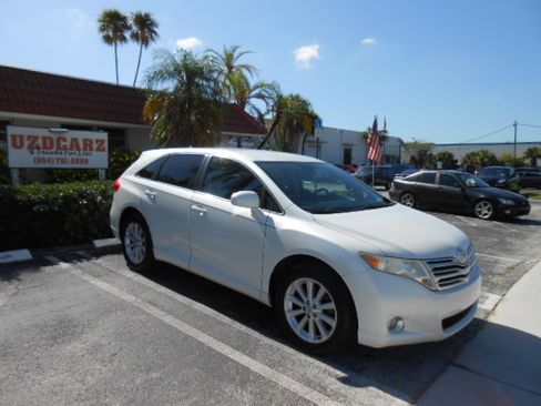Used 2009 Toyota Venza LE FWD image 7