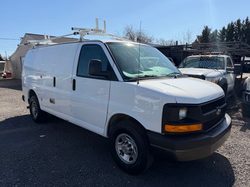 Used 2014 Chevrolet Express 2500 image 6