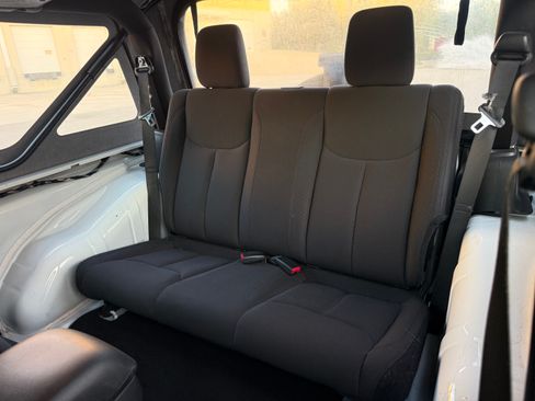 Used 2015 Jeep Wrangler Sport AWD/4WD image 17
