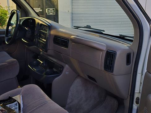 Used 1999 Chevrolet Express 1500 image 21