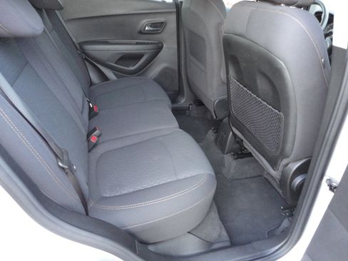 Used 2020 Chevrolet Trax LS image 20