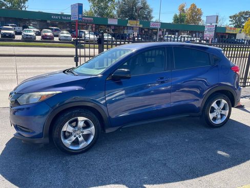 Used 2016 Honda HR-V LX image 3