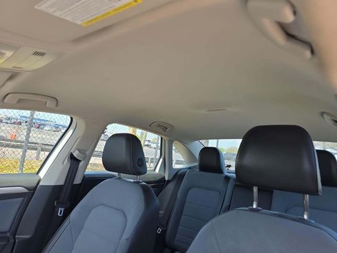 Used 2025 Volkswagen Jetta SE image 7