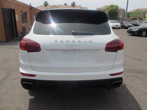 Used 2016 Porsche Cayenne image 11