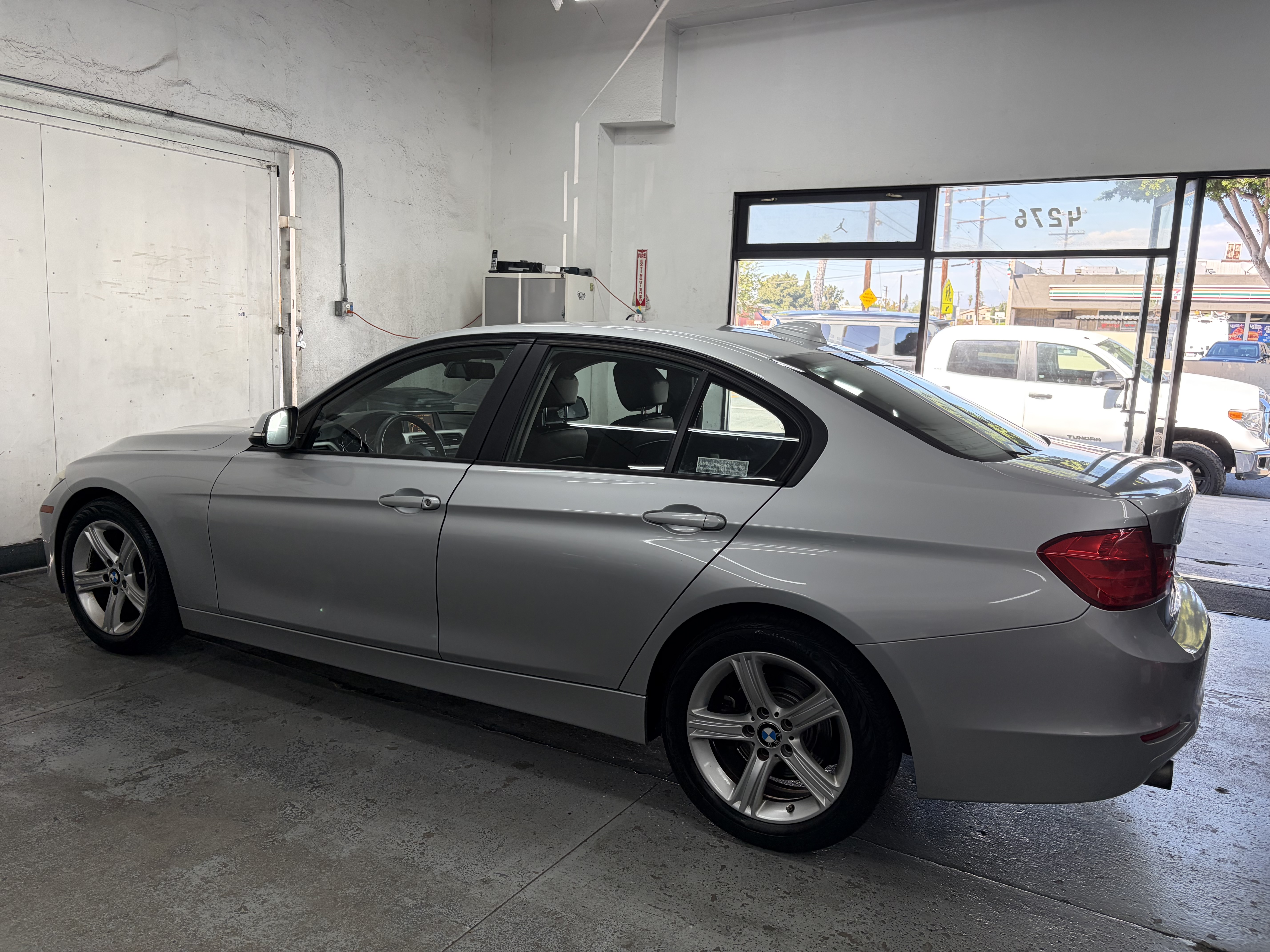 Used 2014 BMW 320i Sedan RWD image 3