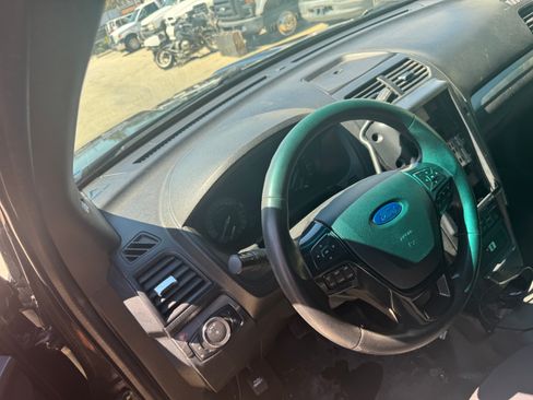 Used 2016 Ford Explorer image 6