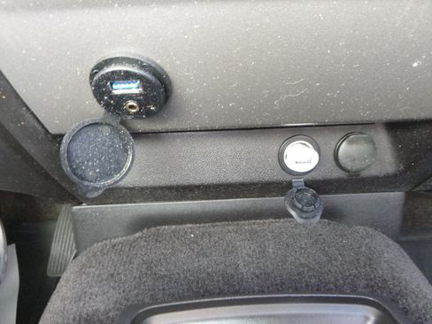 Used 2007 GMC Canyon SLE image 25