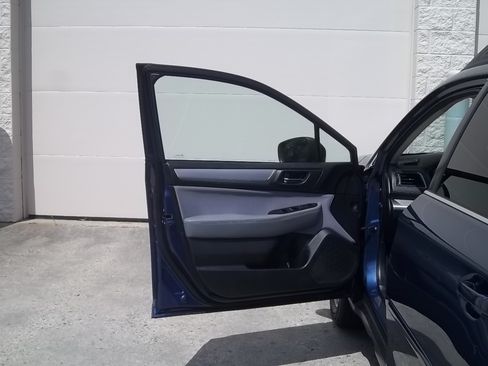 Used 2019 Subaru Outback 2.5i Premium AWD/4WD image 17