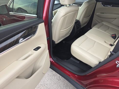 Used 2019 Cadillac XT5 AWD image 13